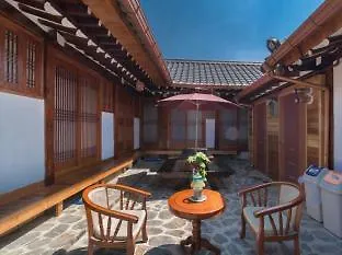 Bibimbap Hanok Guesthouse Gyeongbokgung Private Villa Seoul Bed & Breakfast