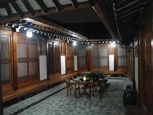 Bibimbap Hanok Guesthouse Gyeongbokgung Private Villa Seoul 2*,  South Korea