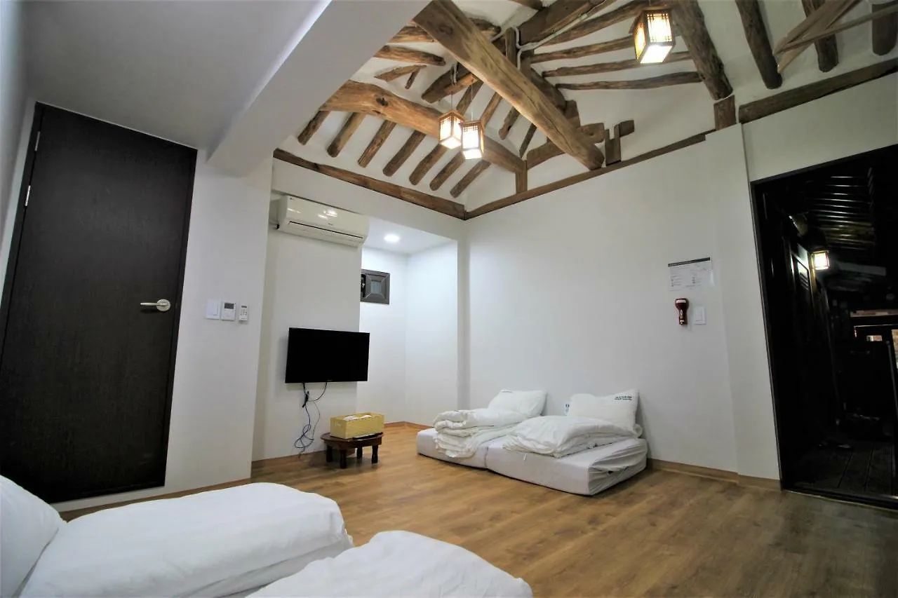 Bed & Breakfast Bibimbap Hanok Guesthouse Gyeongbokgung Private Villa Seoul