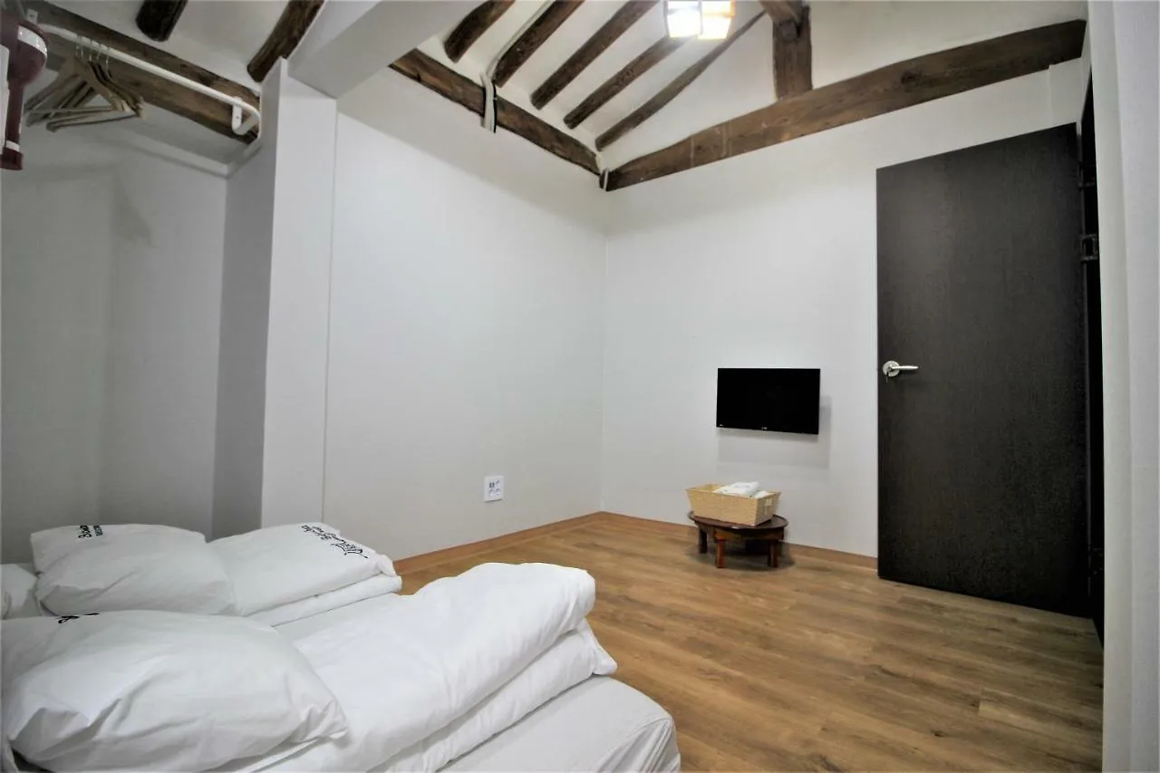 ** Bed & Breakfast Bibimbap Hanok Guesthouse Gyeongbokgung Private Villa Seoul South Korea